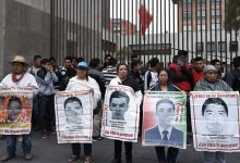 Continúan exigiendo justicia por la masacre de Ayotzinapa