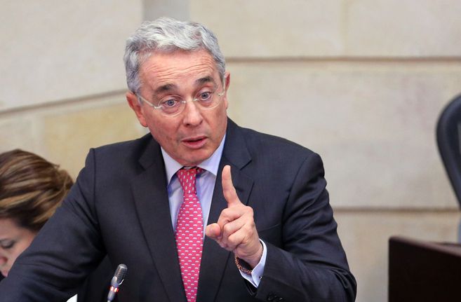 Uribe está en prisión domiciliaria