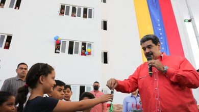 Presidente Maduro devela hito 4 millones 300 mil de la GMVV