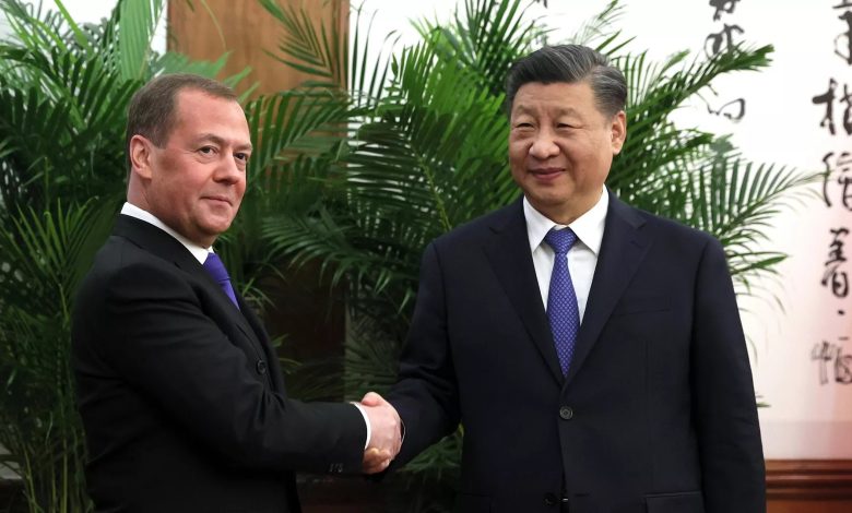 Medvédev y Xi Jinping debaten la situación en Ucrania