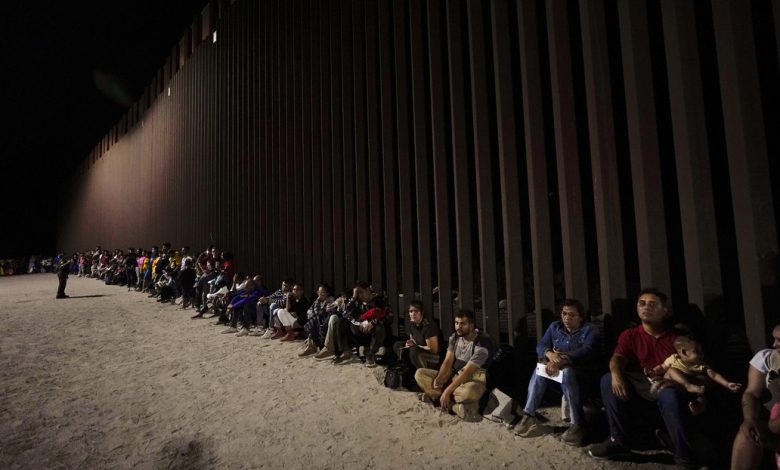 Biden quiere seguir con política de expulsión de migrantes