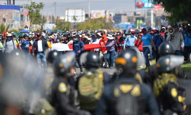 Más represión contra protestas sociales en Perú