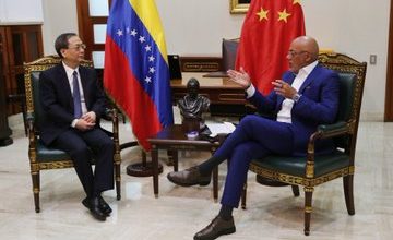 Venezuela y China revisan temas de cooperación