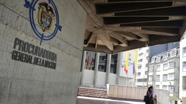 Procuraduria de Colombia investiga a 6 militares