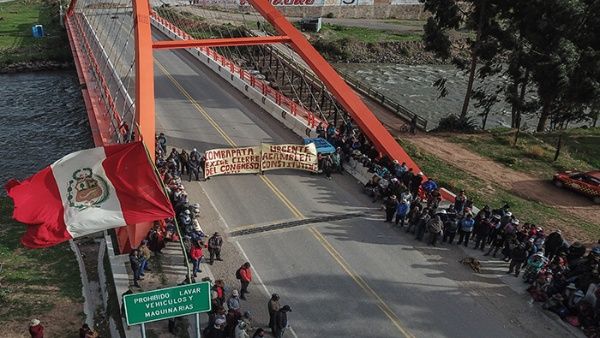Perú bloqueo carreteras