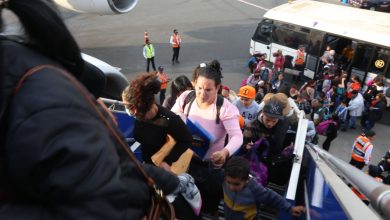Vuelven más de 200 venezolanos al país