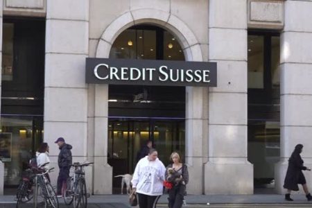 Credit Suisse envuelto en escándalos y mala gestión