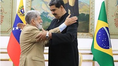 Nicolás Maduro recibe a Celso Amorim, representante del Gobierno de Brasil.