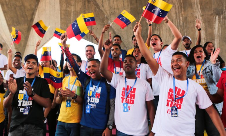 Juventud venezolana está llamada a cambiar realidad impuesta por medios de comunicación