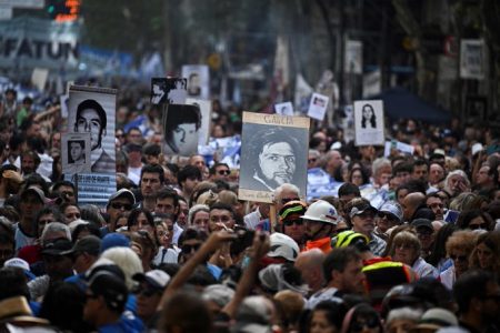 Argentina marchó además por el 47 aniversario del último golpe de estado