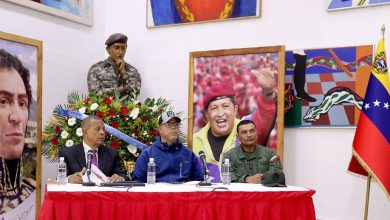 Parlamentarios participan en conversatorio para honrar al Comandante Hugo Chávez