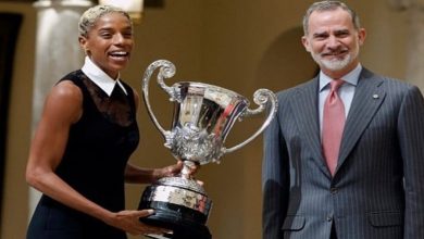 Reina del Triple Salto recibe trofeo de Mejor Atleta de la Comunidad Iberoamericana