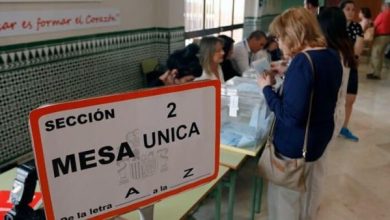 España realiza elecciones autonómicas y municipales