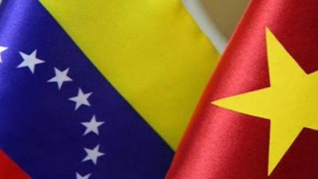 Venezuela y Vietnam firman acuerdos para producción de petróleo