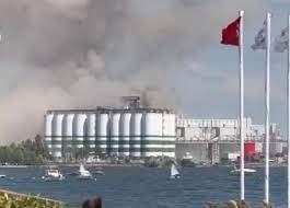 Türkiye no descarta sabotaje en explosión en silo de grano del puerto de Derince, aunque creen que teoría es la más débil