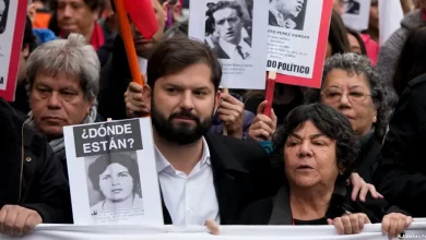 Víctimas de la dictadura en Chile marcha por las calles de Santiago