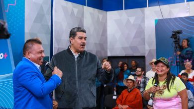 Presidente Nicolás Maduro mantiene diálogo directo con el pueblo organizado