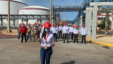 Trabajadores del complejo petroquímico