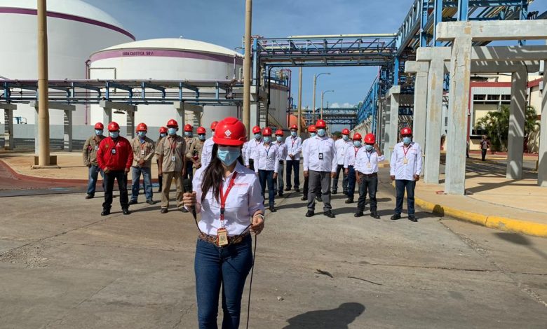 Trabajadores del complejo petroquímico