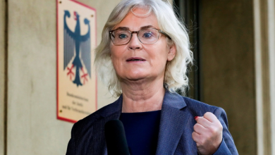La ministra de Justicia de Alemania, Christine Lambrecht, redactó exclusivamente en femenino un proyecto de ley que evitaría la quiebra de muchas empresas alemanas afectadas por la pandemia