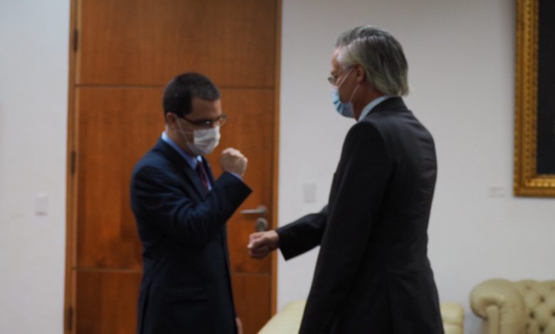 Canciller Arreaza recibió al embajador de Reino Unido en Caracas