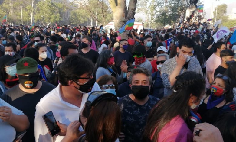 El alcalde de izquierda Jadue acompañó movilizaciones populares