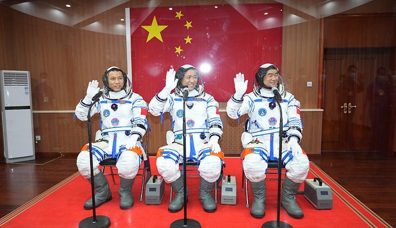 Naves espaciales de China seguirán su avance