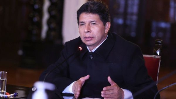 Presidente Pedro Castillo es hostigado por el Congreso peruano