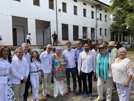 El Embajador venezolano Félix Plasencia acompañó a la delegación parlamentaria de Colombia