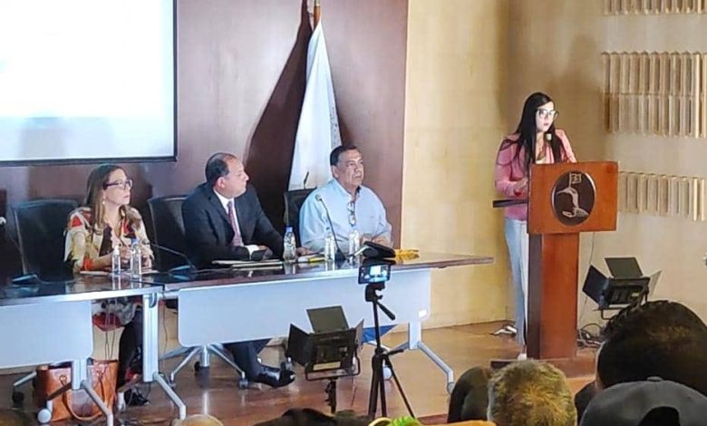 La rectora de la UICOM, Tania Díaz, explicó que la instalación de la Línea de Investigación es vencer la censura y agresión