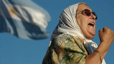 Hebe con Bandera Argentina