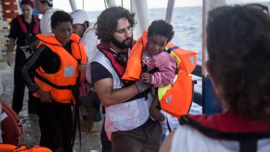 Gobierno italiano restringe ingreso de barcos de organizaciones humanitarias