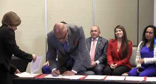Elvis Amoroso, saludó la firma del acuerdo social