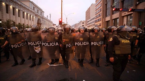 Perú manifestantes