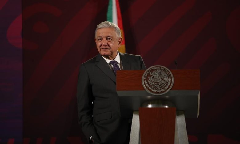 AMLO sobre Va por México