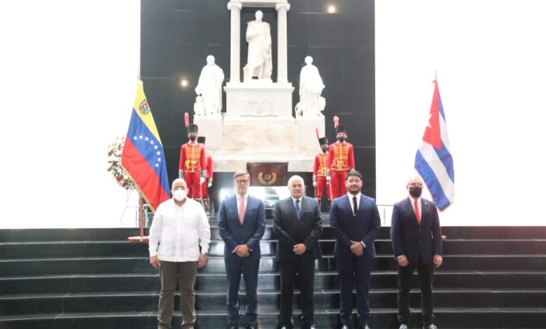 Venezuela conmemora 64 aniversario de la Revolución de Cuba