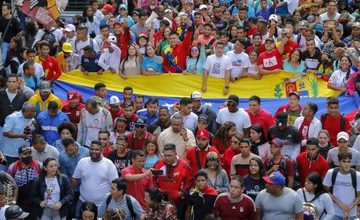 Jóvenes se movilizaron en la Gran Marcha en honor a Robert Serra