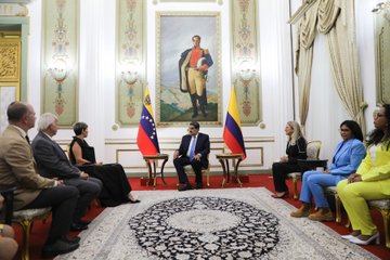 Presidente Maduro recibe a primera dama de Colombia en Miraflores