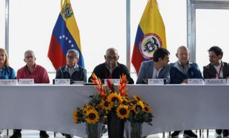 mesa de diálogos de paz con el Ejército de Liberación Nacional