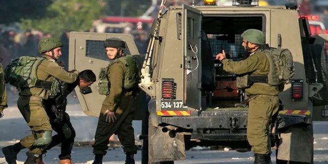 Fuerzas israelíes arrestan a ocho palestinos en Cisjordania