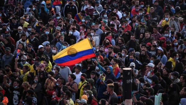Diversops Sectotores Colombia marchan en favor a las reformas del Gobierno