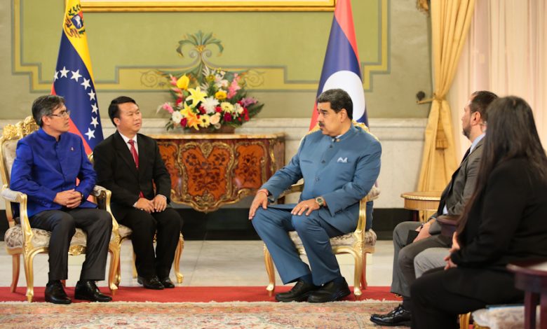 El embajador de la República Democrática Popular Lao, Vantha Sengmeuang