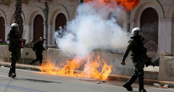 Protestan en Atenas