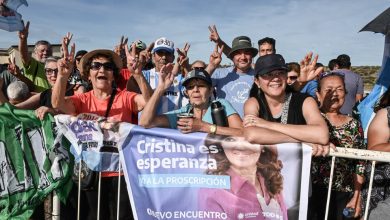 Militancia con el lema Luche y Vuelve, Cristina 2023