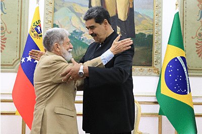 Nicolás Maduro recibe a Celso Amorim, representante del Gobierno de Brasil.