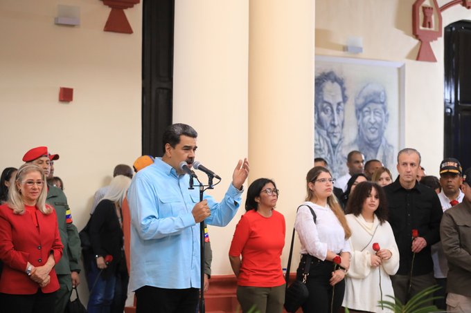 Presidente Maduro recibe caravana en honor al Comandante Hugo Chávez