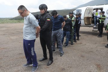 Venezuela entrega cinco delincuentes a autoridades colombianas en frontera