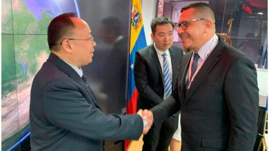 Expertos espaciales de China visitan instalaciones de la ABAE en Venezuela