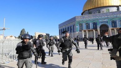 Fuerzas israelíes asaltan la mezquita Al-Aqsa