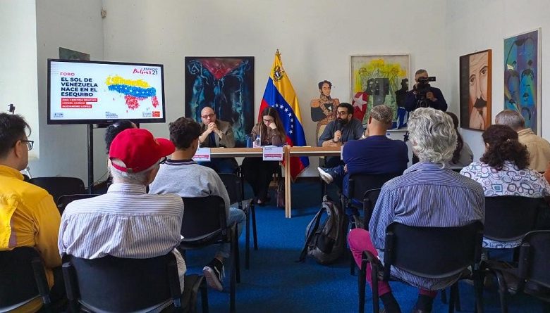 Realizan foro “El Sol de Venezuela nace en el Esequibo” en Caracas